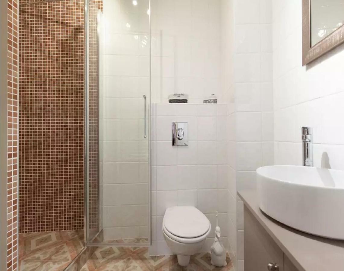 2 Bedrooms 2 Bathrooms Apartment In Old Antibes Dış mekan fotoğraf